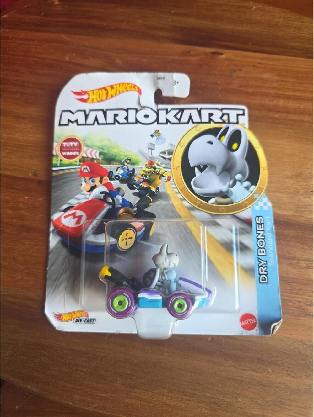 Hot Wheels Mario Kart Dry Bones Standard Kart Diecast Car 2020 3+ Series